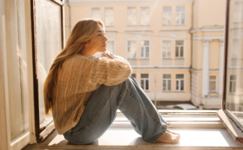 Co je tichá epidemie osamělosti a proč jí propadá čím dál víc lidí?